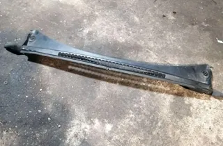 PEUGEOT 5008 2 generation (2017-2020) Priekšējā stikla tīrītāja apdare / plastmasa 9671623680 33880737