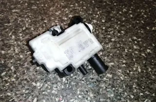 BMW 3 Series E90/E91/E92/E93 (2004-2013) Degvielas tvertnes vāciņa bloķēšana 6985880 33969302