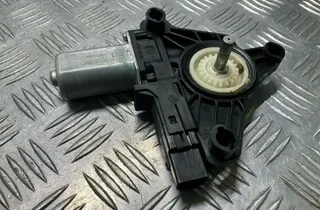 VOLVO V40 2 generation (2012-2020) Маторчик стеклоподъемника задней правой двери A2059060401,C17543101 33511903