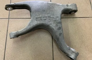 AUDI A6 C6/4F (2004-2011) Рычаг задний левый 8R0505311F 33770360