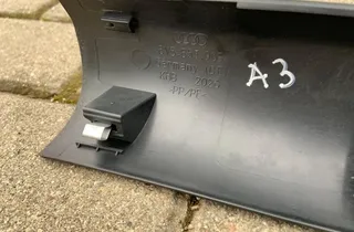 AUDI A3 8V (2012-2020) Стойка правой стороны 8V5853905 33774756