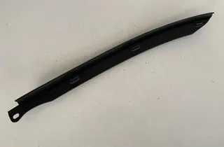 AUDI Q5 8R (2008-2017) Резина моторного отсека 80A823125 33778878