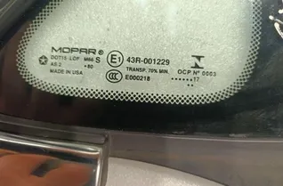 CHRYSLER Pacifica 2 generation (RU) (2016-2023) Фортка передняя левая 43R001229 33262822