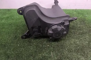 BMW 3 Series E90/E91/E92/E93 (2004-2013) Izplešanās tvertne 7810592 34246488