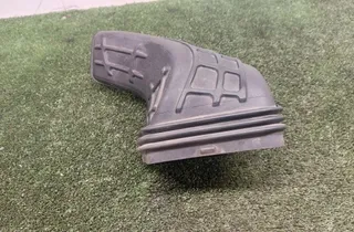 AUDI A4 B8/8K (2011-2016) Воздухозаборная труба 1021300001 34247473