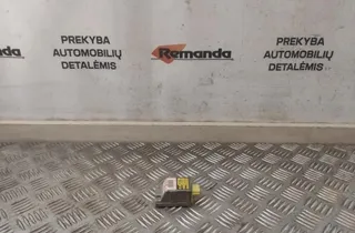 TOYOTA Avensis Verso 1 generation (2001-2003) Aizmugurējais labais trieciena sensors 8986044010 31605376