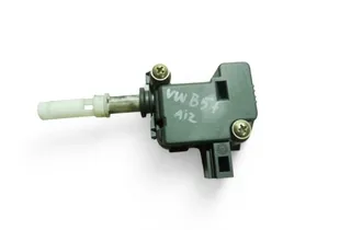 VOLKSWAGEN Passat B5 (1996-2005) Degvielas tvertnes vāciņa bloķēšana 3B0959781D,3B5827061C 33346966