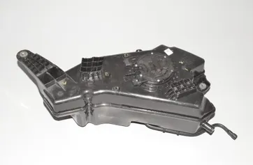 BMW X7 G07 (2018-2024) AdBlue tvertne 7418879,16197440010,7440010 21702670