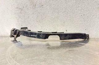 OPEL Insignia A (2008-2016) Kreisās puses luktura kronšteina stiprinājums 13250570 34476680