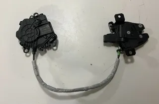 BMW X5 G05/G18 (2018-2024) Замок крышки багажника 5A12987,7461674 33590600