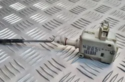 VOLKSWAGEN Passat B7 (2010-2015) Degvielas tvertnes vāciņa bloķēšana 3B0810773A 31069705