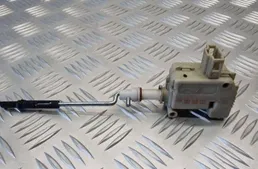 VOLKSWAGEN Passat B5 (1996-2005) Degvielas tvertnes vāciņa bloķēšana 3B0810773 31100707