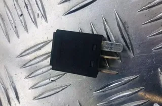 VOLKSWAGEN Passat B7 (2010-2015) Relejs 7M0951253 31817333