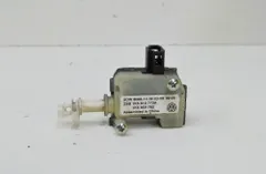 VOLKSWAGEN Jetta 6 generation (2010-2018) Degvielas tvertnes vāciņa bloķēšana 1K5959782,1K5810773A 21644519