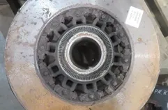 DAF XF (2012-present) Aizmugurējā kreisā riteņa rumbas vārpsta/stupica 28166514