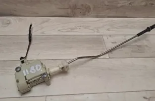 VOLKSWAGEN Passat B6 (2005-2010) Degvielas tvertnes vāciņa bloķēšana 33115978