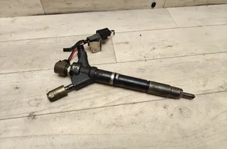 TOYOTA Avensis 2 generation (2002-2009) Degvielas sprausla 236700R040 34375233