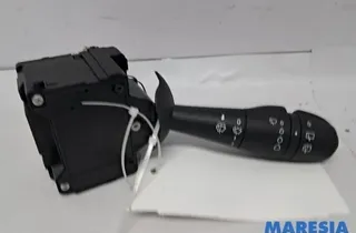 RENAULT Clio 4 generation (2012-2020) Stikla tīrītāja rokturis E10670313,255671163R 33589724