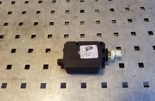 LAND ROVER Range Rover Sport 1 generation (2005-2013) Degvielas tvertnes vāciņa bloķēšana FSG500013 26177818