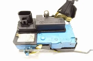 VOLVO XC70 2 generation (2000-2007) Priekšējo labo durvju slēdzene 30663042 33371483