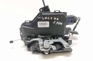 SKODA Octavia 2 generation (2004-2013) Aizmugurējā labā durvju slēdzene 7L0839016D 33549372