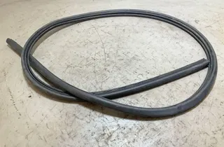 AUDI Q7 4M (2015-2024) Резина моторного отсека 4L083731 33807201