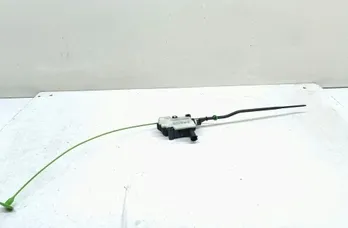 BMW 3 Series E90/E91/E92/E93 (2004-2013) Degvielas tvertnes vāciņa bloķēšana 6985880 33681323