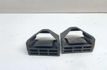 BMW X3 F25 (2010-2017) Radiatoru kronšteini 33681673