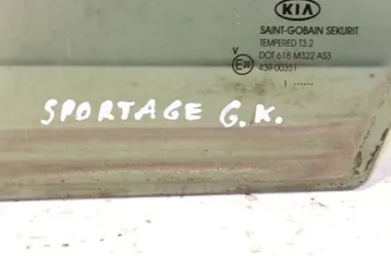 KIA Sportage 3 generation (2010-2015) Стеклянная рейка задней двери 33291355