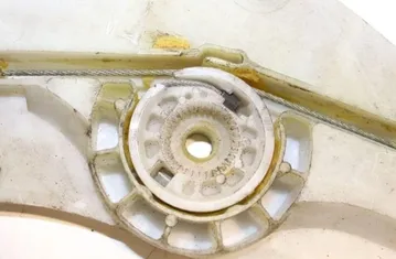 VOLKSWAGEN Jetta 3 generation (1992-1998) Rear Right Door Window Regulator 994856 33292831