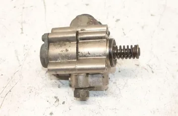 SKODA Octavia 2 generation (2004-2013) Топливный насос 06F127025D 33397399