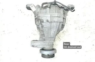 MASERATI Levante 1 generation (2016-2024) Aizmugurējais reduktors 06700376850 34375041