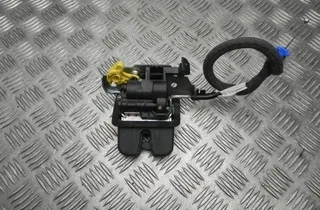 VOLKSWAGEN Passat B8 (2014-2023) Aizmugurējā bagāžnieka slēdzene 5TA827506D 33573995