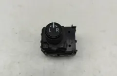 TOYOTA Yaris Cross 1 generation (2020-2023) Mirror adjustment switch 84872-02450 33436306