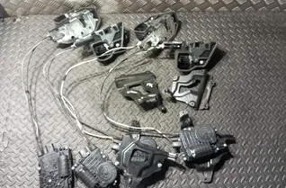 BMW 5 Series Gran Turismo F07 (2010-2017) Durvju slēdzeņu mīkstās aizvēršanas / soft close komplekts 121310200,41223102,41213102,41313102,7149436,7149448,7148675,7149447 30336376