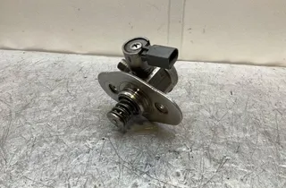 BMW 5 Series F10/F11 (2009-2017) Degvielas sūknis 7599865 31884893