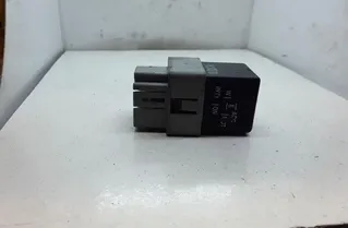 MITSUBISHI Space Star 1 generation (1998-2005) Relejs PA6GF30,MB953394 25477177