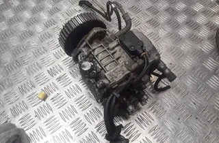 VOLKSWAGEN Golf 5 generation (2003-2009) Degvielas sūknis 038130107B 33834262