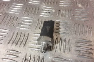 RENAULT Laguna 2 generation (2001-2007) Датчик давления топлива 0281002405 33837165