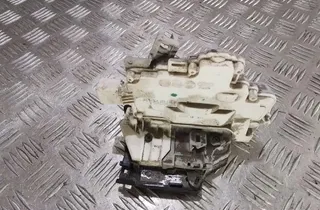 VOLKSWAGEN Passat B6 (2005-2010) Замок задней левой двери 304839015A 33837963