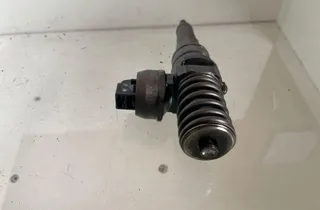 VOLKSWAGEN Golf Plus 1 generation (2004-2009) Degvielas sprausla 038130073AG 33209699