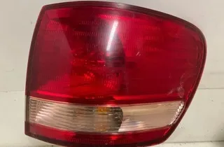 TOYOTA Avensis Verso 1 generation (2001-2003) Aizmugurējais labais lukturis 33211131