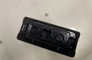 SEAT Ateca 1 generation (2016-2024) Освещение номерного знака 3AF943021A 33211410