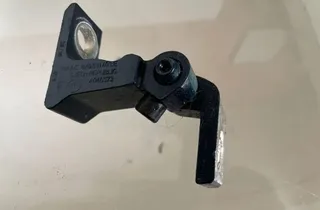 SEAT Ateca 1 generation (2016-2024) Aizmugurējo kreiso durvju eņģes 8X0831403E 33212109