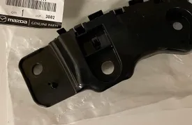 MAZDA CX-5 2 generation (2017-2024) Front Right Bumper Bracket KB8A500T1 33481717