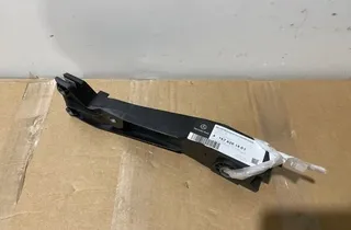 MERCEDES-BENZ GLS-Class X167 (2019-2024) Kreisās puses luktura kronšteina stiprinājums A1676201401 34478929