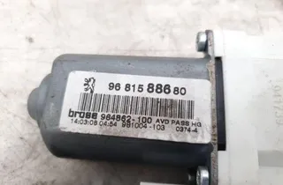PEUGEOT 307 1 generation (2001-2008) Стеклоподъемник передней правой двери 9681588680 33235866