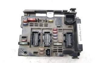 PEUGEOT 307 1 generation (2001-2008) Fuse box 9646405180 33512084
