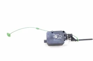 BMW 5 Series E34 (1988-1996) Degvielas tvertnes vāciņa bloķēšana 8355056 25048581