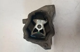 VOLVO V70 3 generation (2007-2020) Front engine mount 8070M18 33124242